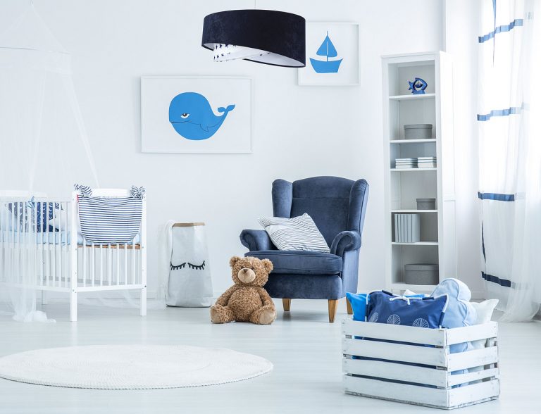 pokoj-dzieciecy-w-odcieniach-granatu-niebieski-pokoj-dla-chlopca