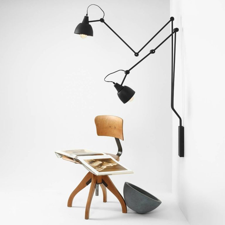 lampa-scienna-z-regulowanymi-ramionami