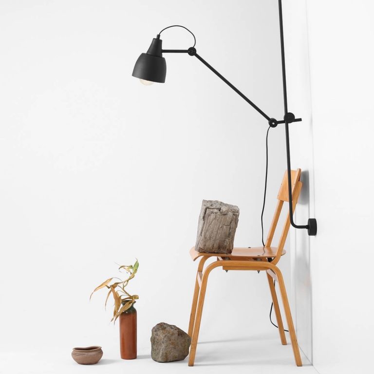 regulowana-lampa-scienna-w-stylu-loft