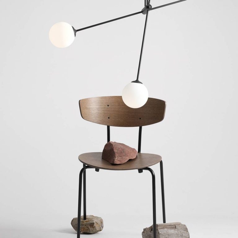 ruchoma-lampa-sufitowa-do-salonu