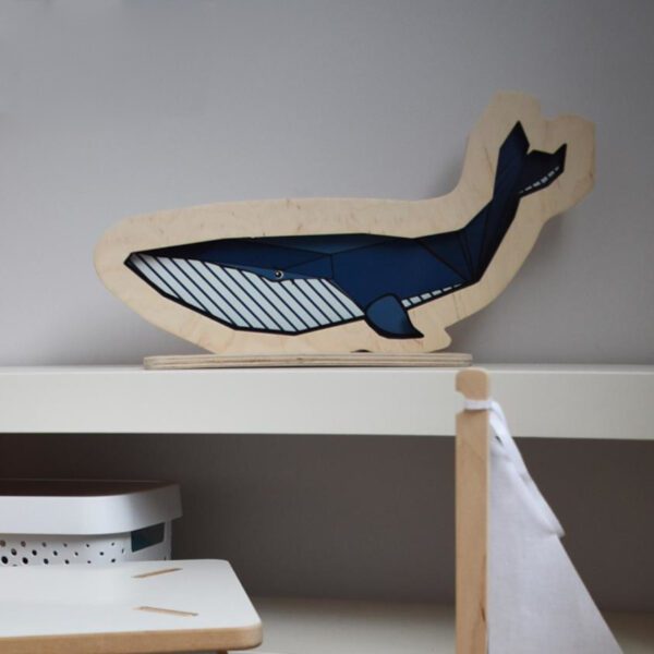 dekoracyjna-drewniana-lampka-wieloryb