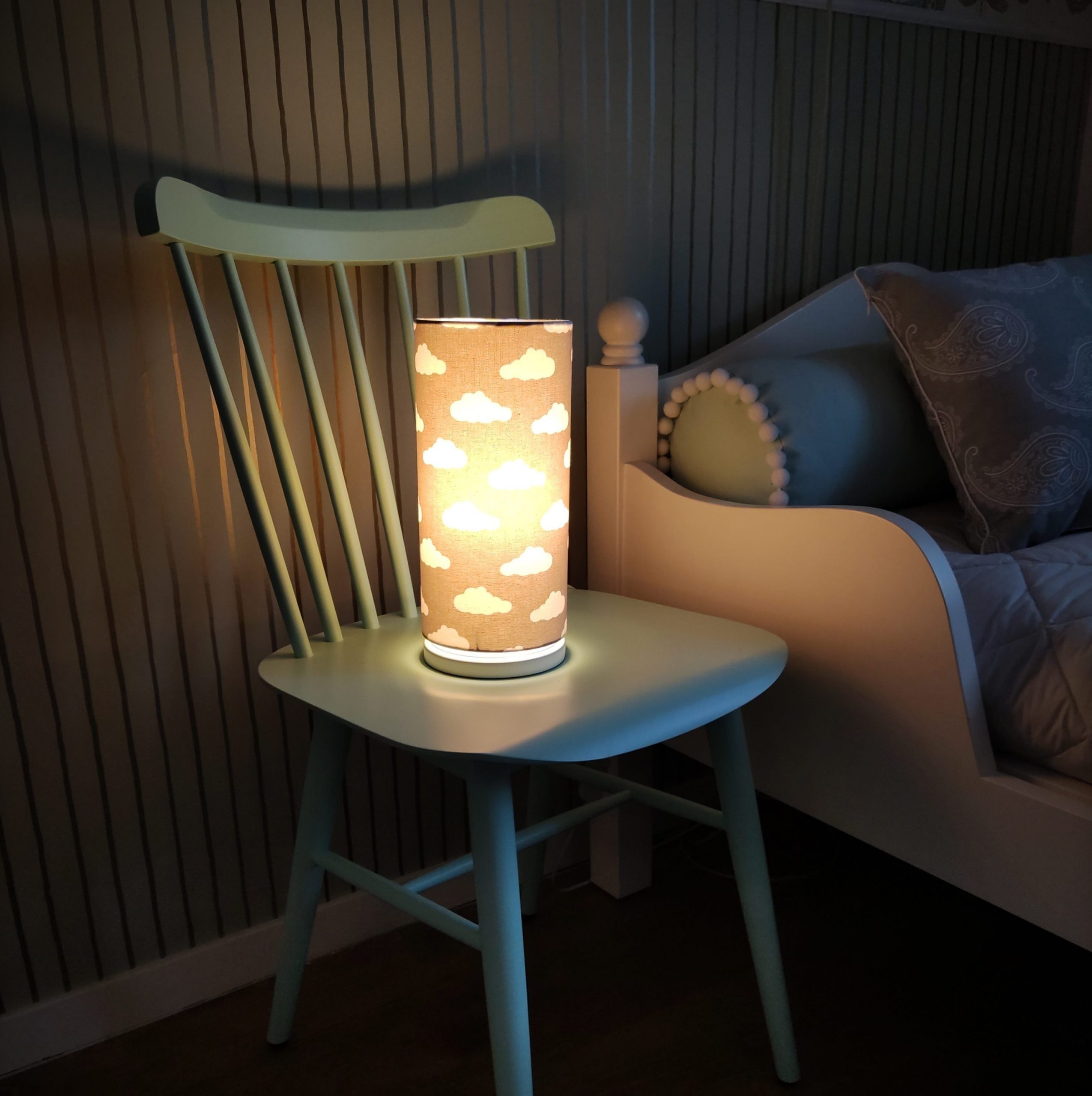 Lampka nocna do pokoju dziecięcego Chmurki - sklep internetowy Ryssa
