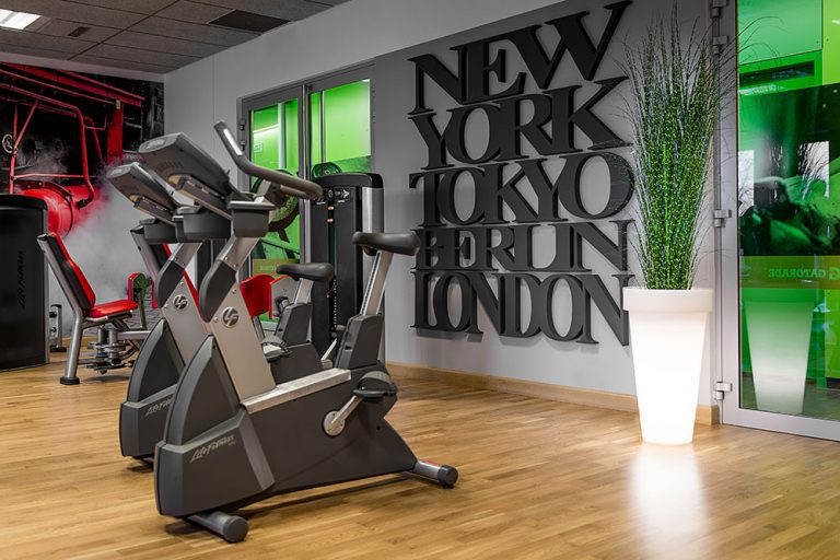 swiecaca-donica-do-ogrodu