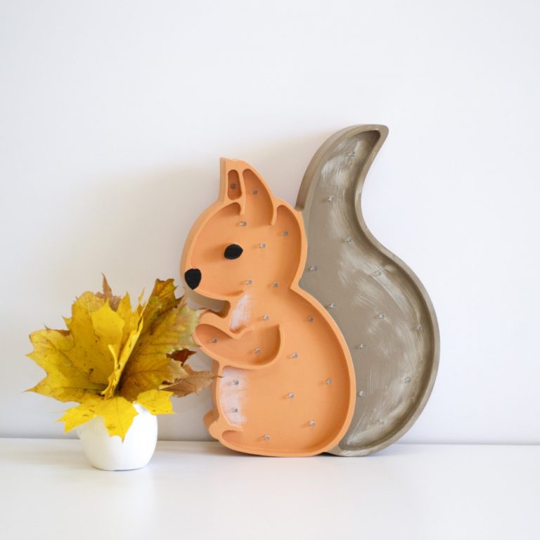 drewniana-lampka-wiewiorka-dla-dziecka-lesne-zwierzpokoj-dziecka