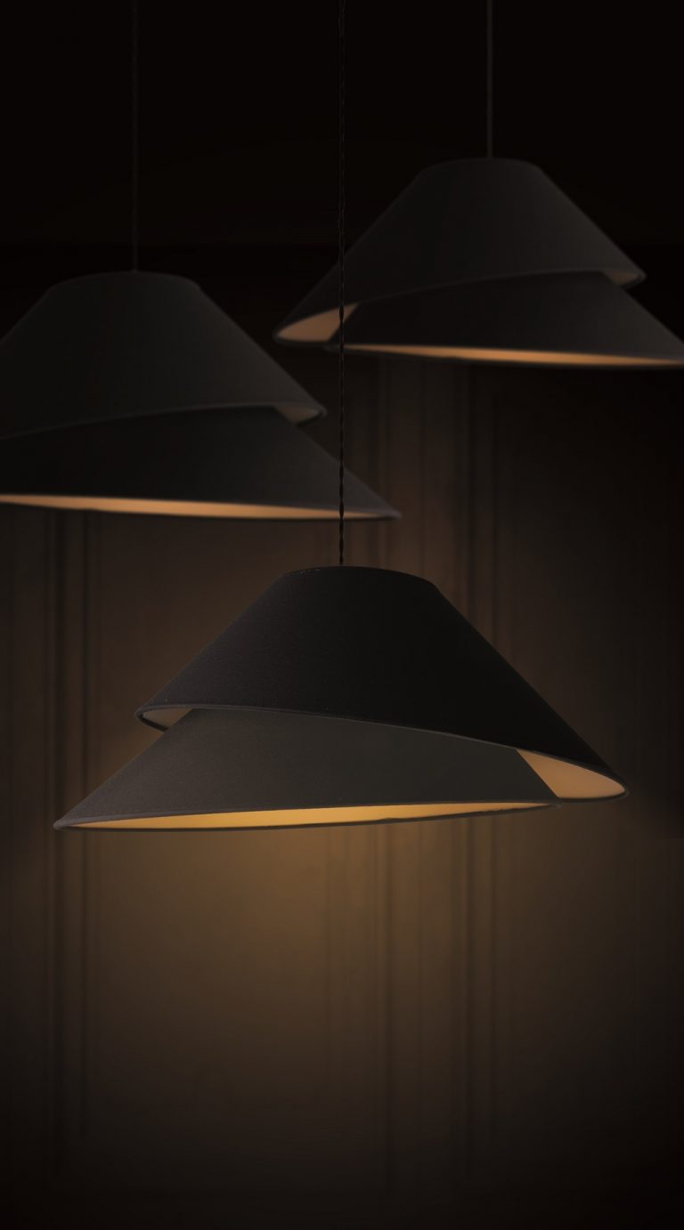 czarne-lampy-wiszace-nowoczesne-oswietlenie-designerskie-ryssa