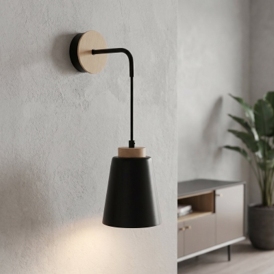 Lampa ścienna halima z elementami drewna