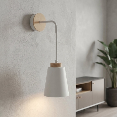 Biała lampa ścienna Halima w stylu skandynawskim