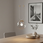 Pojedyncza wisząca lampa Marga na białym stelażu