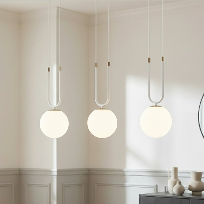 Wisząca lampa Marga 3 z trzema kulistymi kloszami