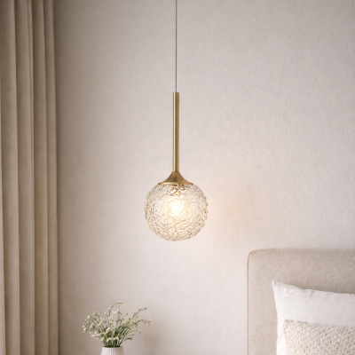 Pojedyncza lampa wisząca Pasto S ze złotymi elementami