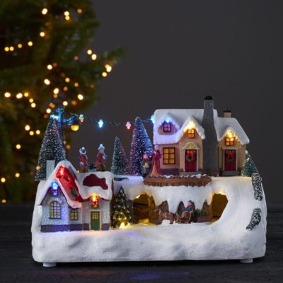 Wioska świąteczna grająca kolędy