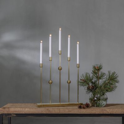 Dekoracyjny świecznik w kolorze mosiężnym