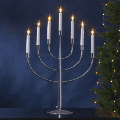 Klasyczny srebrny świecznik