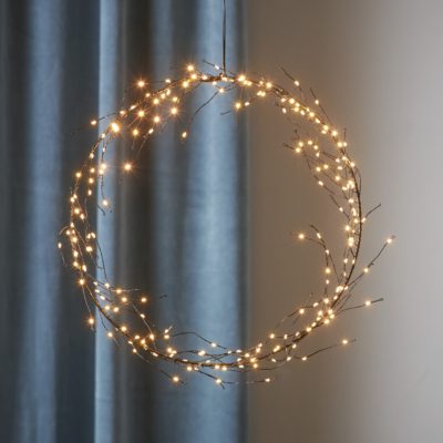 Okrągły wianek świąteczny na drzwi lub okno Nike