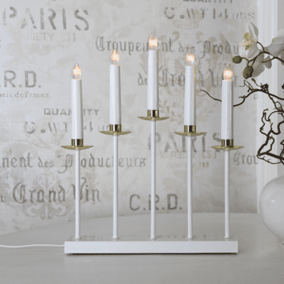 Klasyczny świecznik z elementami złota