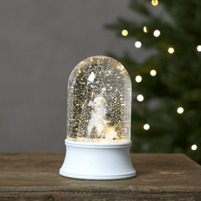 Zimowa dekoracja z bałwankiem na komodę Vinter