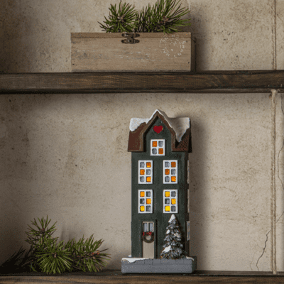 Dekoracyjny domek w zielonym kolorze Hus