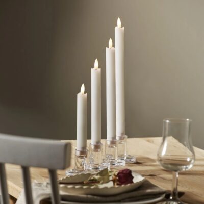 Zestaw woskowych świec LED o różnej wysokości
