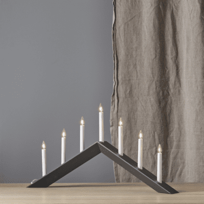 Świecznik na czarnej podstawie Flit