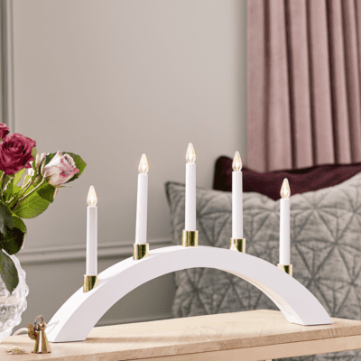 Matthew Biały świecznik ze złotymi detalami