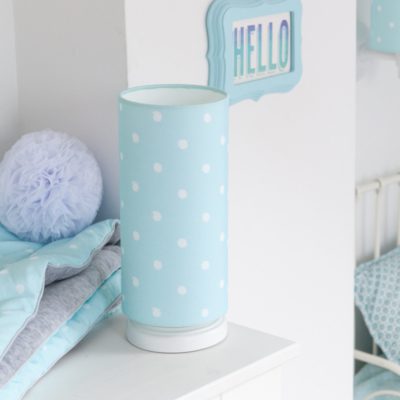 Niebieska lampka dziecięca Lovely Dots w białe kropki