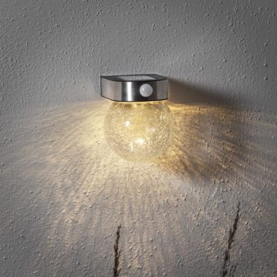 Solarny kinkiet elewacyjny Rebekah o prostym designie