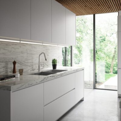 Nowoczesna listwa LED Latona idealna pod szafki kuchenne