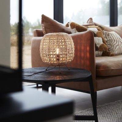 Rattanowa lampka stołowa Wickham w naturalnym kolorze