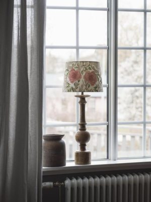 Lampy stołowe drewniane