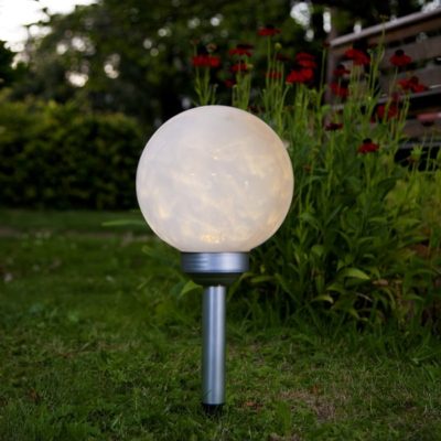 Solarna lampa dogruntowa Allegra z białym kloszem