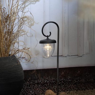 Solarna lampa dogruntowa Navy na czarnym stelażu