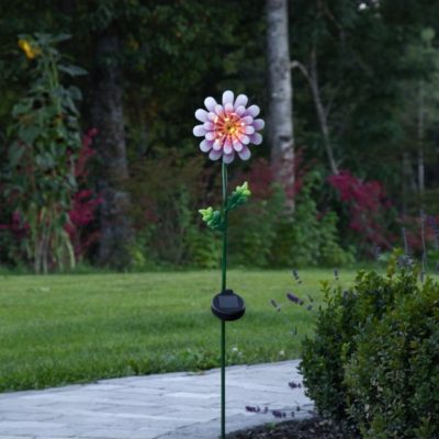 Solarna dekoracja Daisies imitująca kwiat stokrotki