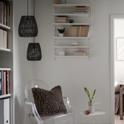 Czarna lampa wisząca Saigon do salonu