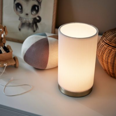 Lampka nocna Dora w białym kolorze