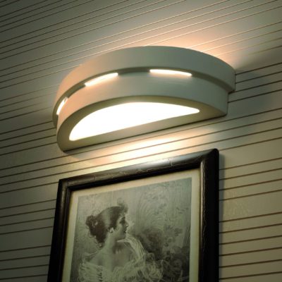 Unikatowy kinkiet ścienny Danielle w białym kolorze