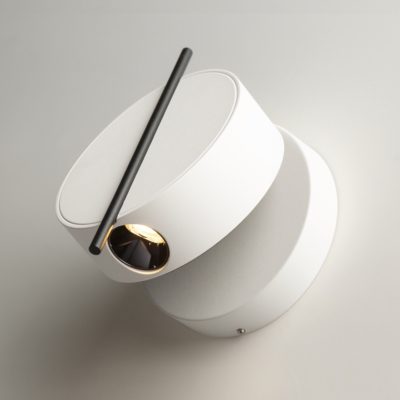 Elegancki kinkiet ścienny Nuance w białym kolorze