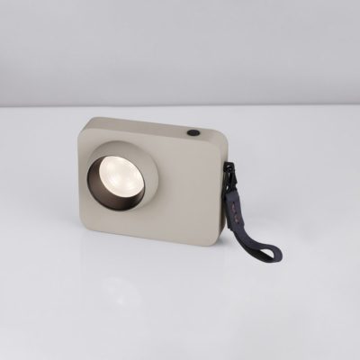 Beżowa lampa stołowa Parinas do salonu