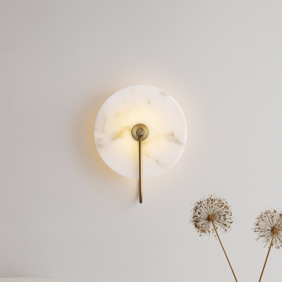 Marmurowy kinkiet ścienny Saipina na złotym stelażu