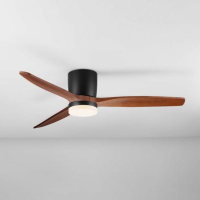 Prosty wiatrak sufitowy Guarayos na czarnym stelażu