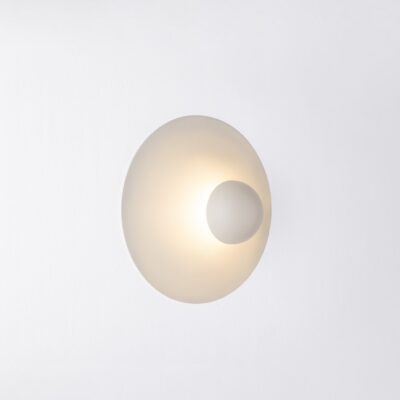 Nowoczesny kinkiet ścienny Baila w beżowym kolorze