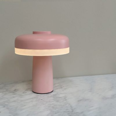 Funkcjonalna lampa stołowa Porter LED