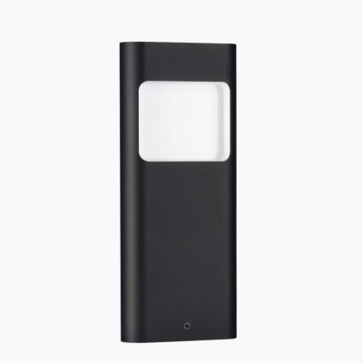 Czarny słupek ogrodowy Arbieto o matowym wykończeniu