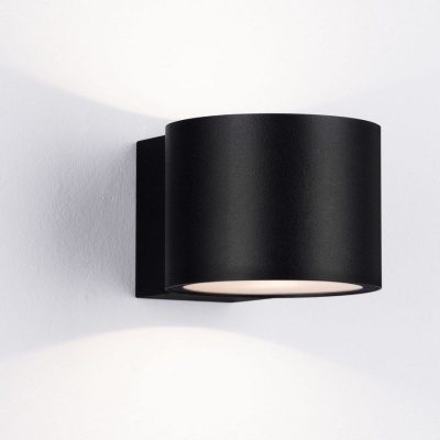 Zewnętrzny kinkiet Cabezas B z metalowym kloszem