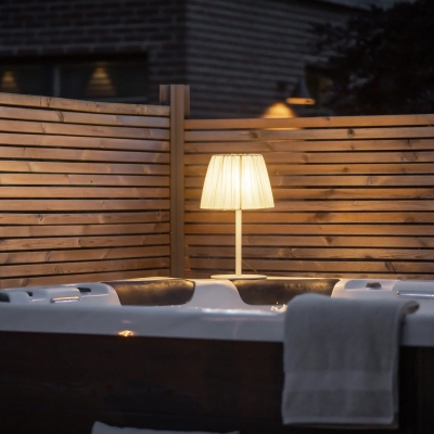 Zewnętrzna lampa stołowa Agnar A z abażurem