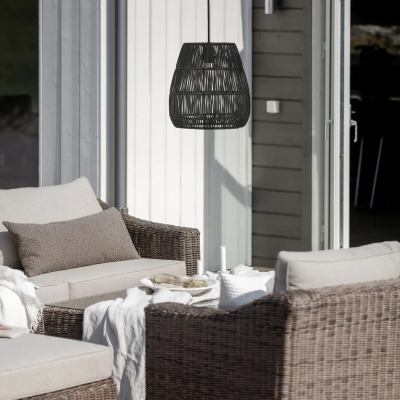 Czarna lampa wisząca Saigon do ogrodu