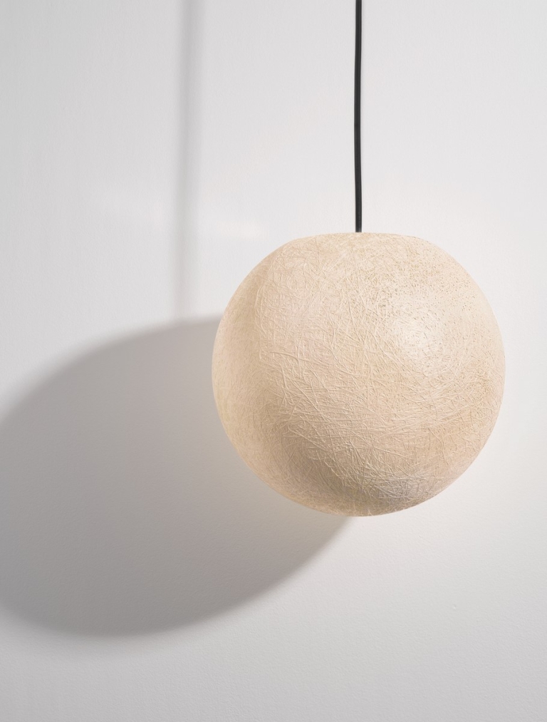 lampa-z-zywicy-ogrodowa
