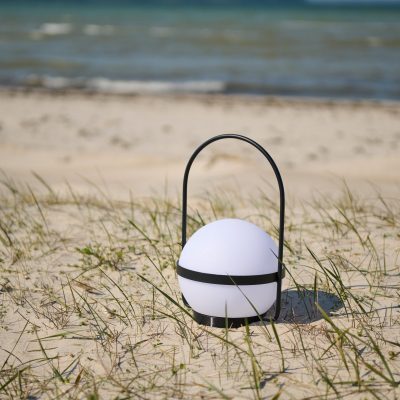 Zewnętrzna lampa Summer LED z czarnym uchwytem