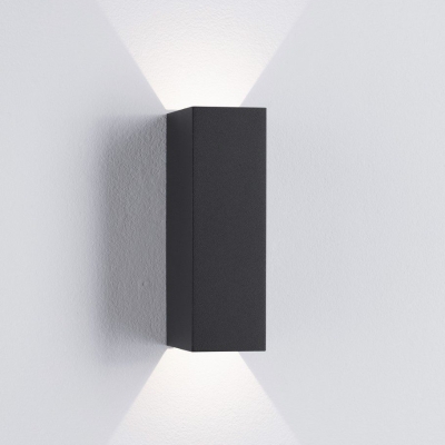 Zewnętrzny kinkiet Corrales LED o prostym designie