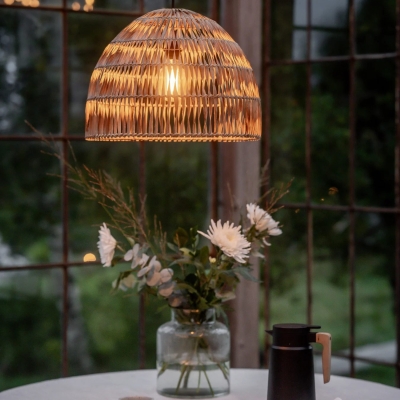 Rattanowa lampa wisząca Lace na taras