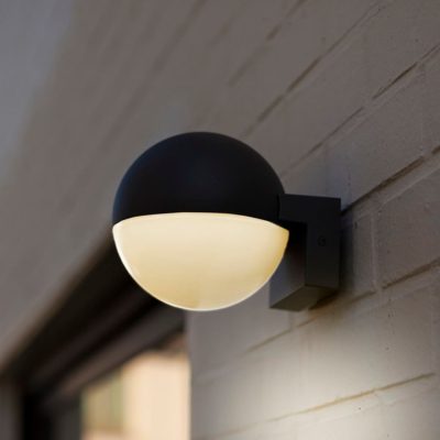 Zewnętrzny kinkiet Looma z kloszem w kształcie kuli